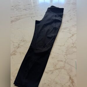Lululemon Align High-Rise 25” leggings with pockets, Black, Size 8. Very lt wear